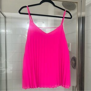 Skies Are Blue Pleated Hot Pink Top Size M NWT